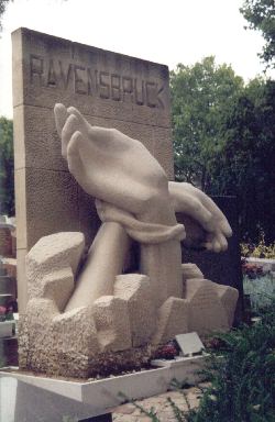 Le monument du Père Lachaise