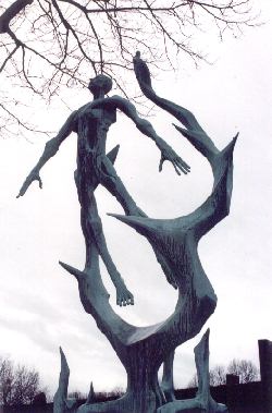 Le monument du Père Lachaise