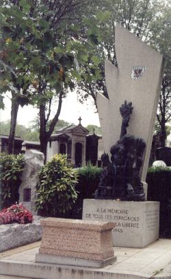 Le monument du Père Lachaise